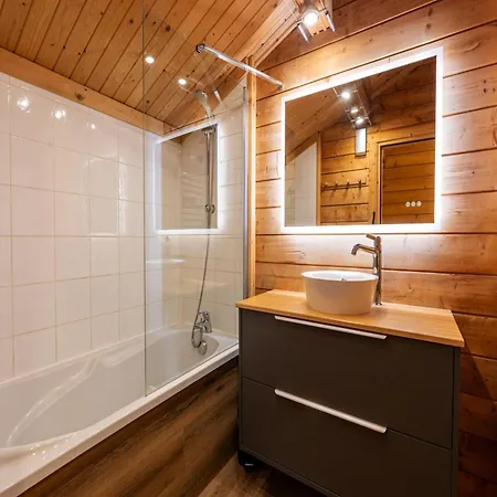 Spacious Near *